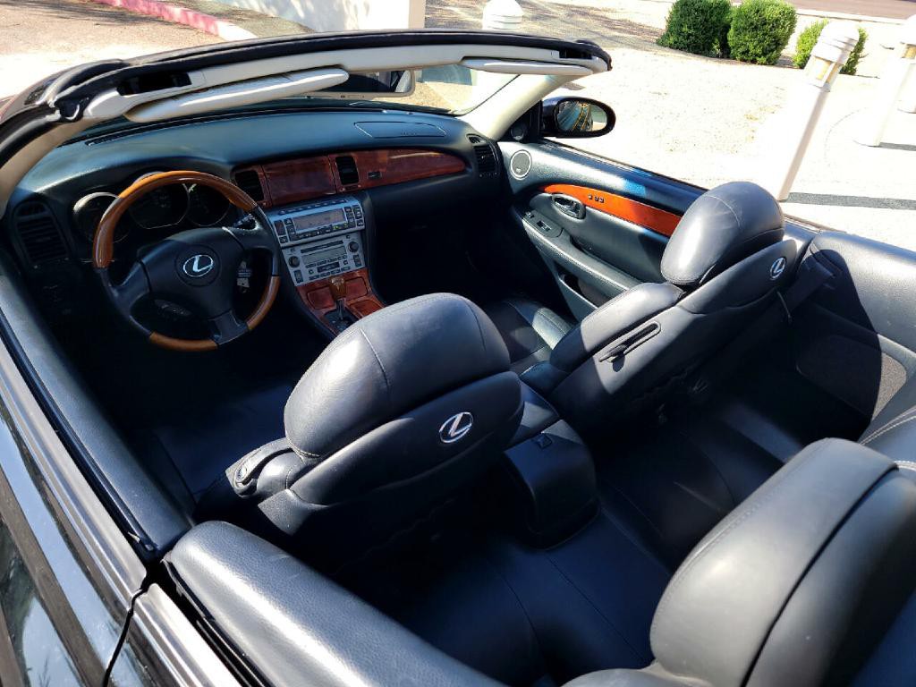 2004 Lexus SC 430 Image 5