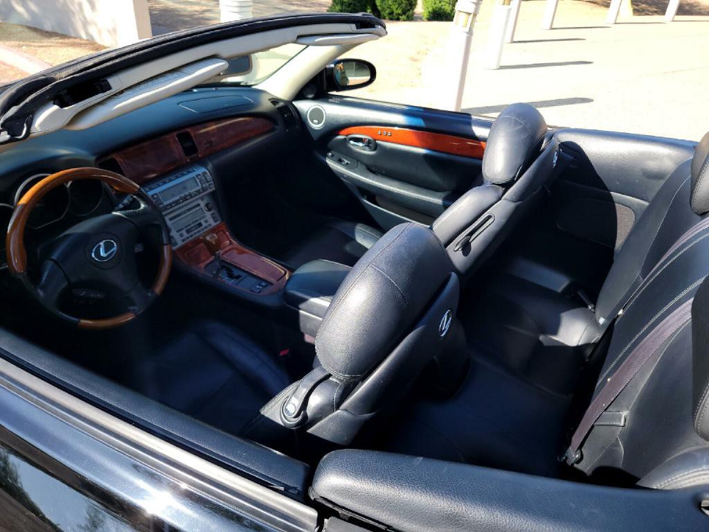 2004 Lexus SC 430 Image 6