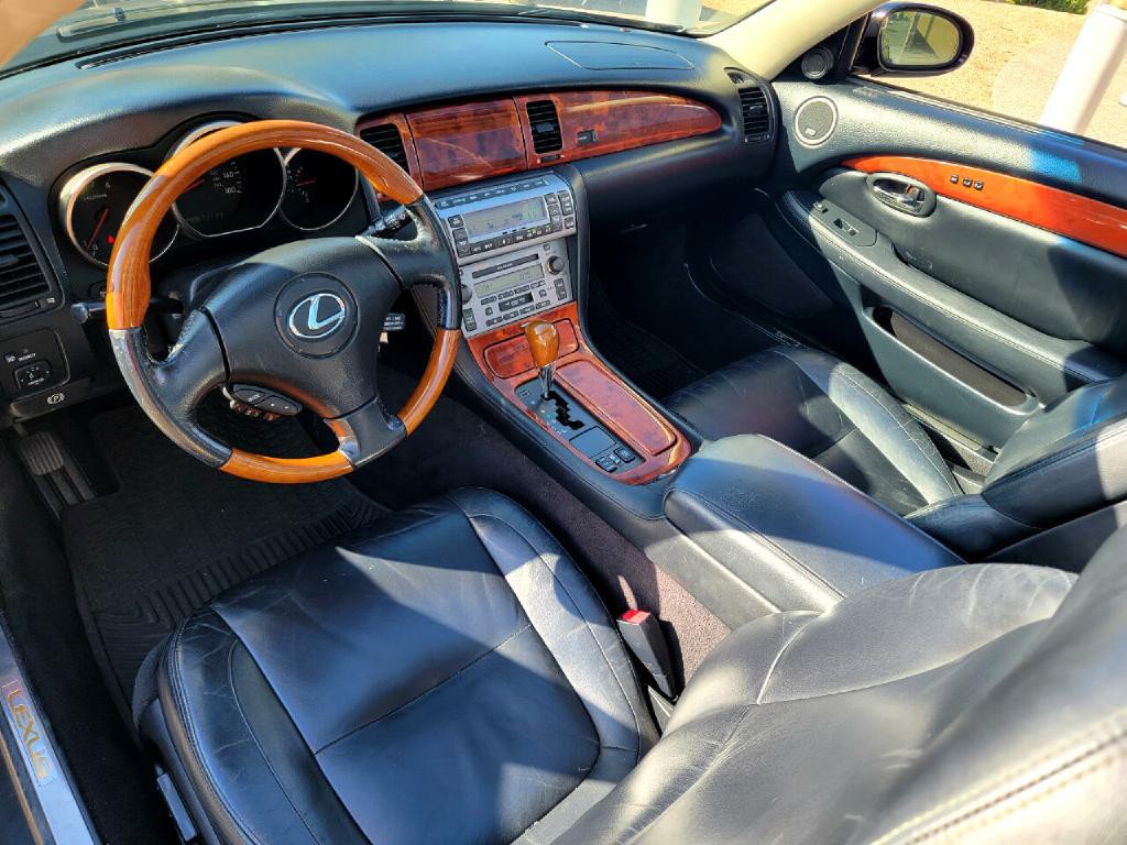 2004 Lexus SC 430 Image 7