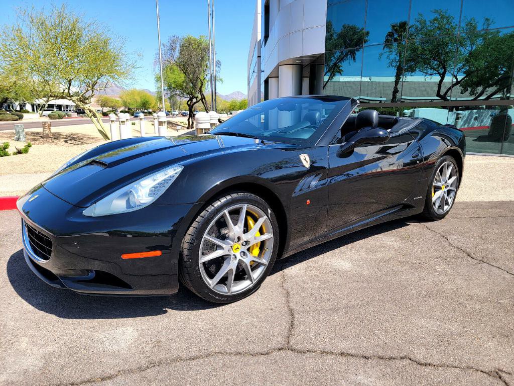 2011 Ferrari CALIFORNIA Image 3