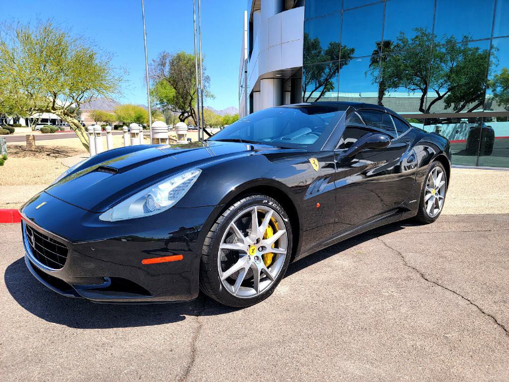 2011 Ferrari CALIFORNIA Image 4