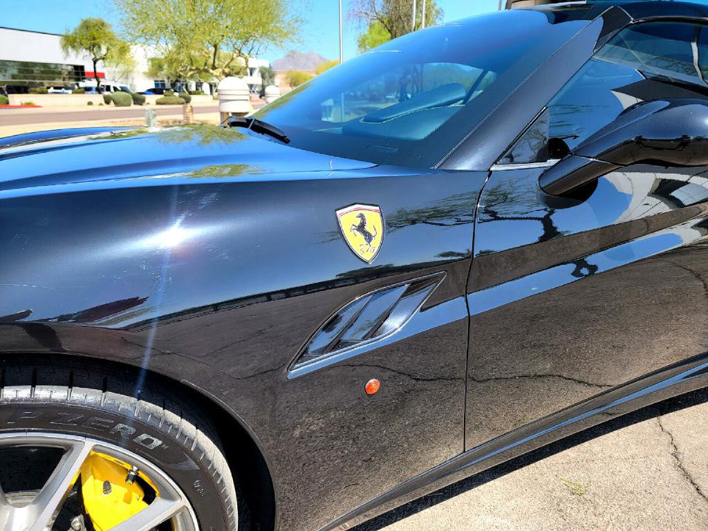 2011 Ferrari CALIFORNIA Image 7