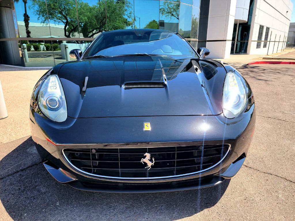2011 Ferrari CALIFORNIA Image 18