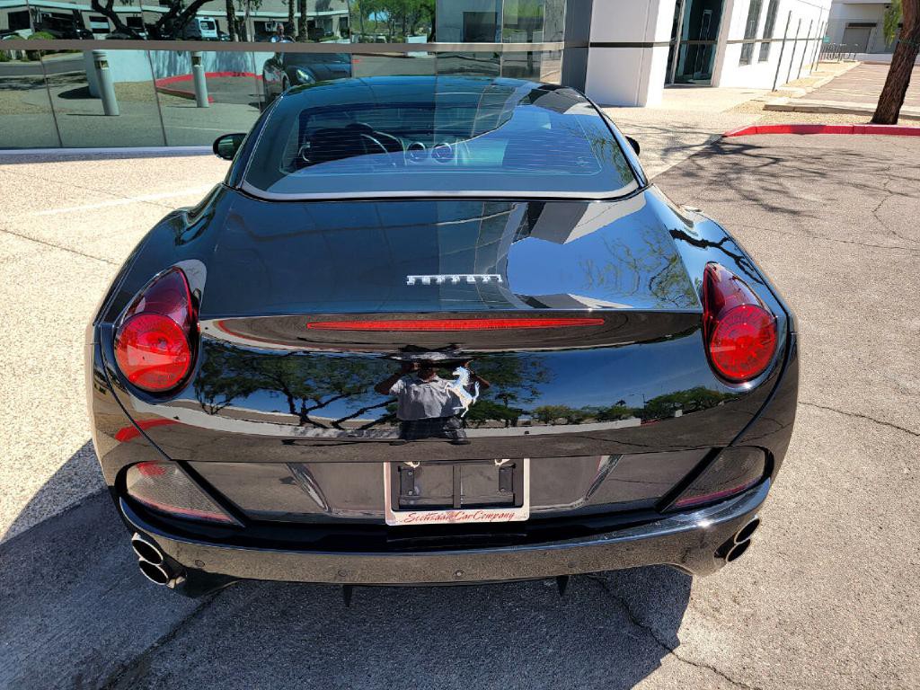 2011 Ferrari CALIFORNIA Image 23