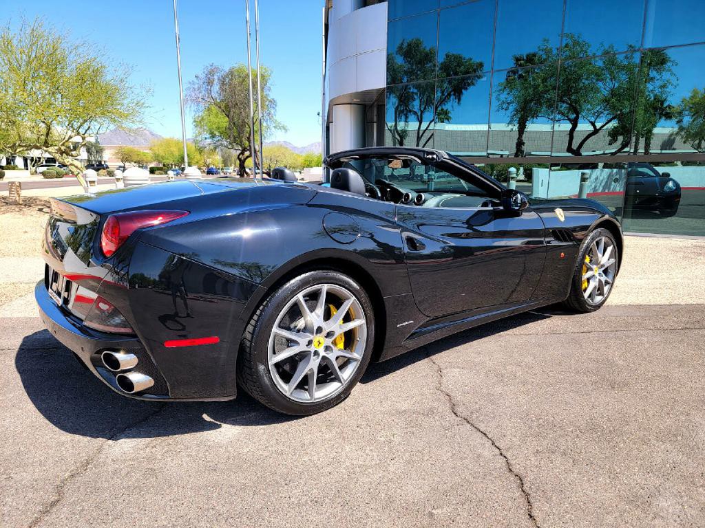 2011 Ferrari CALIFORNIA Image 27