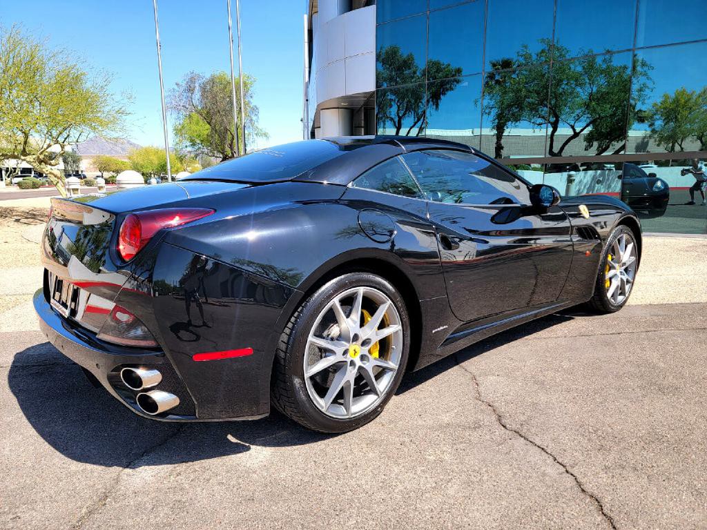2011 Ferrari CALIFORNIA Image 28