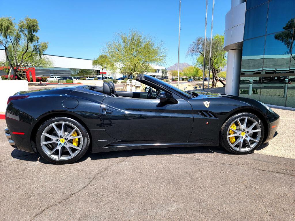 2011 Ferrari CALIFORNIA Image 29