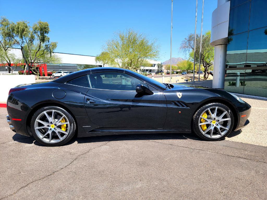 2011 Ferrari CALIFORNIA Image 30
