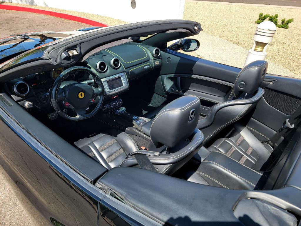 2011 Ferrari CALIFORNIA Image 34
