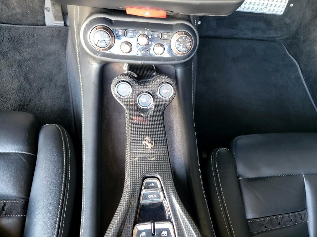 2011 Ferrari CALIFORNIA Image 61