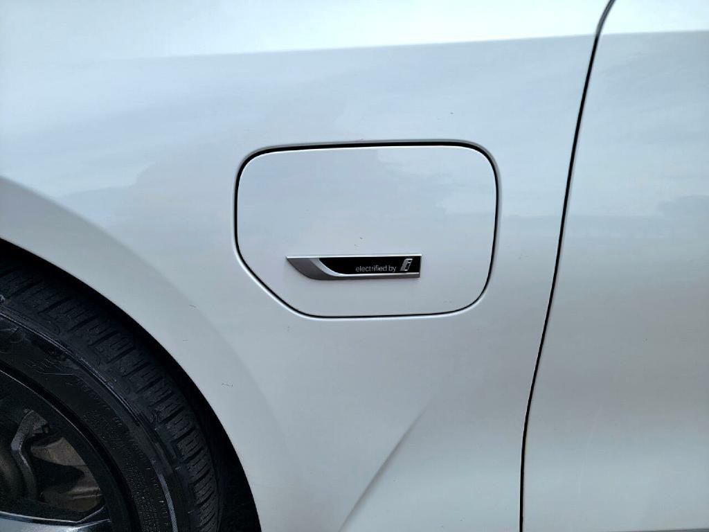 2022 BMW 3 Series Image 4