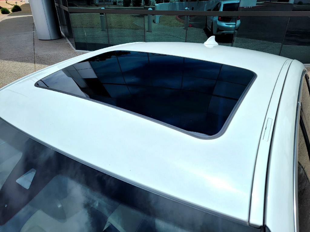 2022 BMW 3 Series Image 11