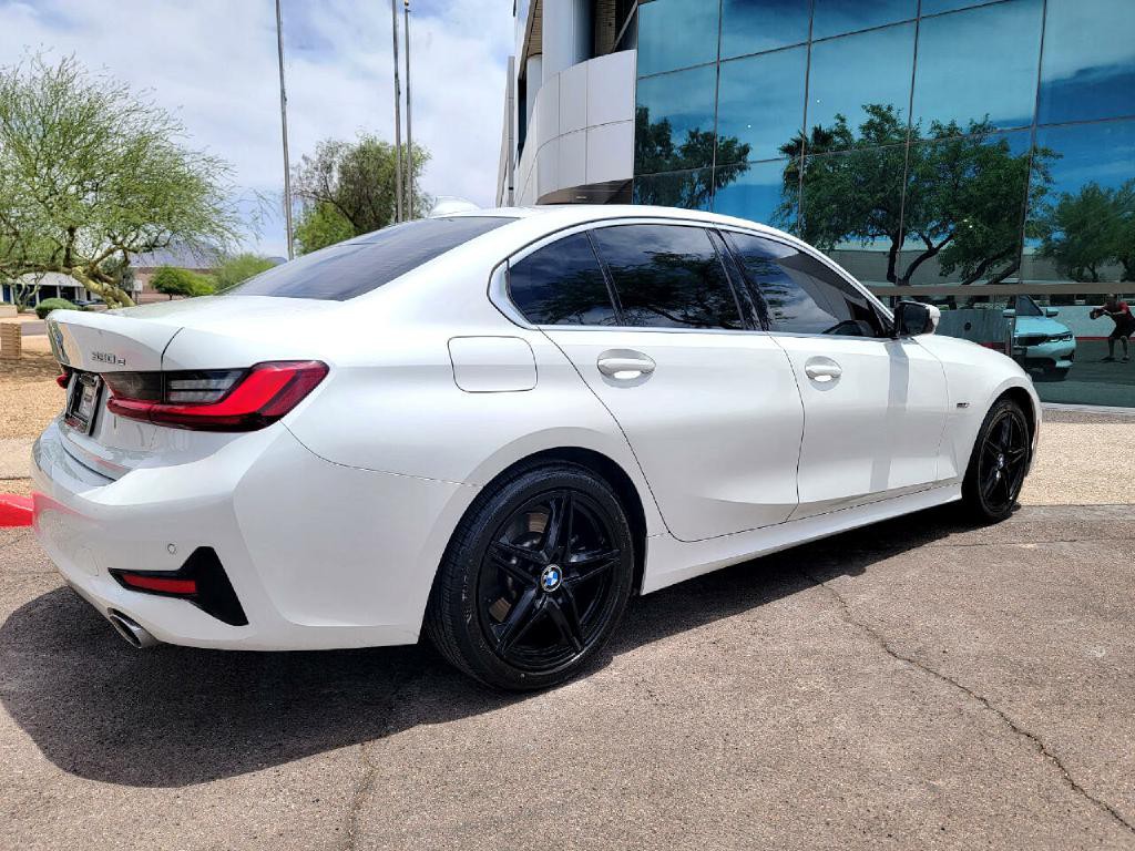 2022 BMW 3 Series Image 21