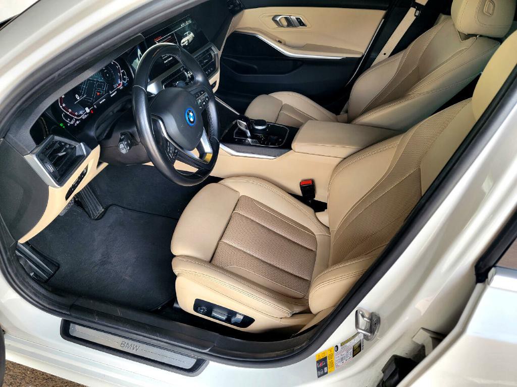 2022 BMW 3 Series Image 30