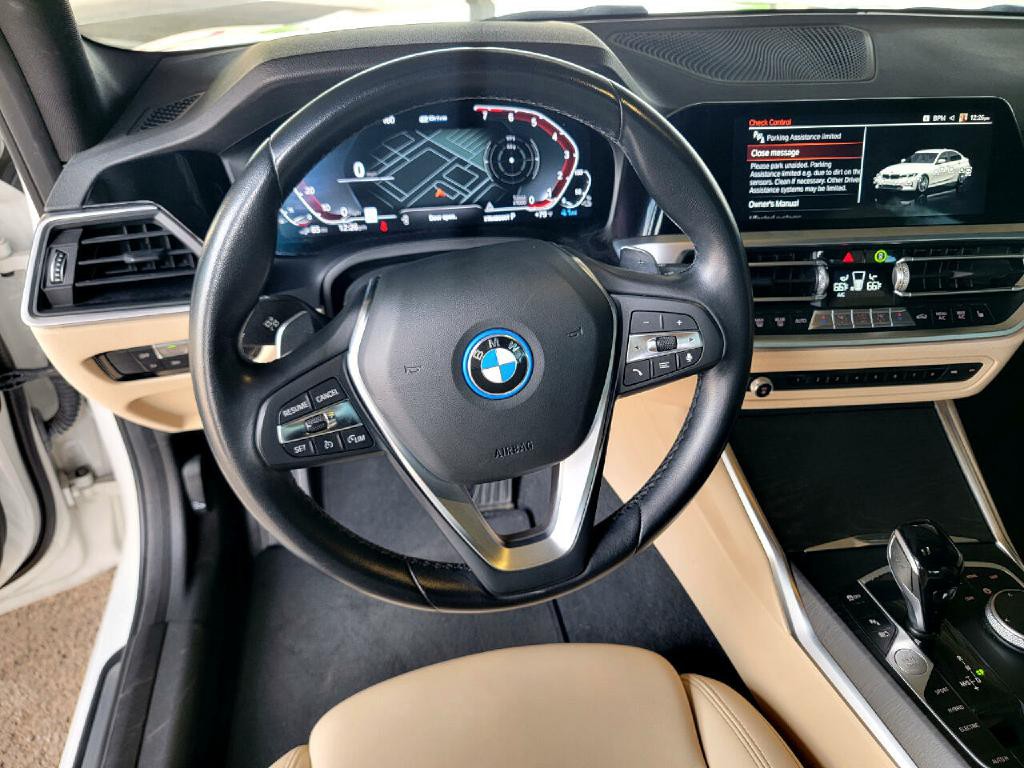 2022 BMW 3 Series Image 36