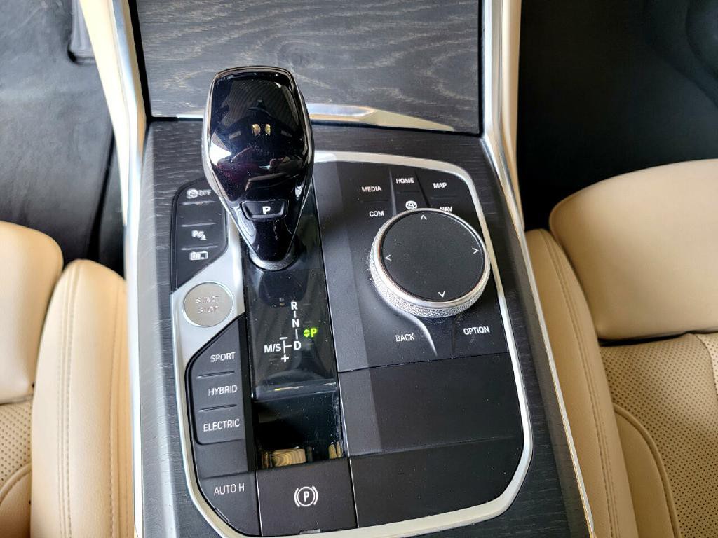 2022 BMW 3 Series Image 41