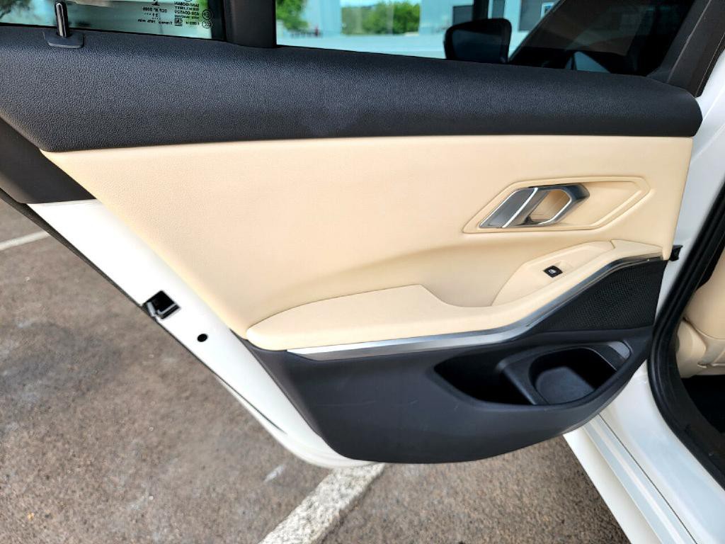 2022 BMW 3 Series Image 45