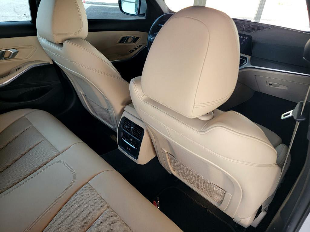 2022 BMW 3 Series Image 51