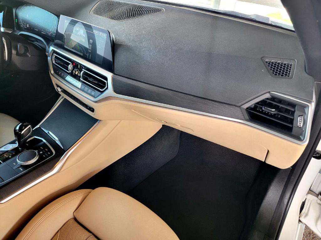 2022 BMW 3 Series Image 56