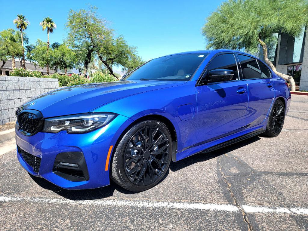 2022 BMW 3 Series Image 2