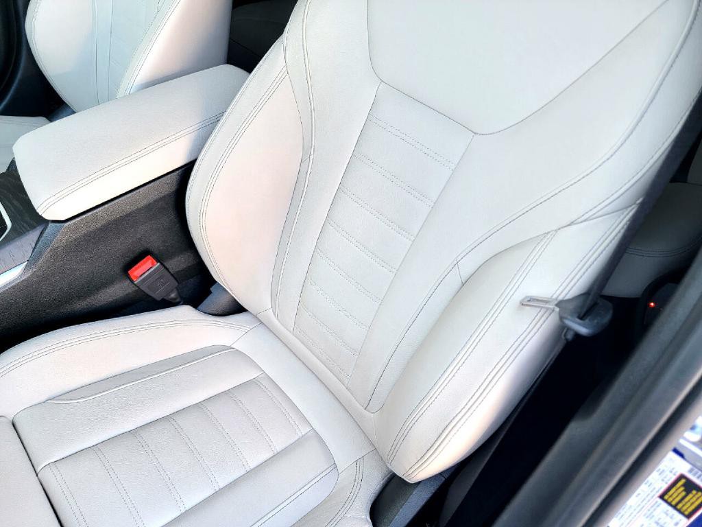 2022 BMW 3 Series Image 40