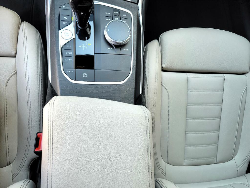 2022 BMW 3 Series Image 55
