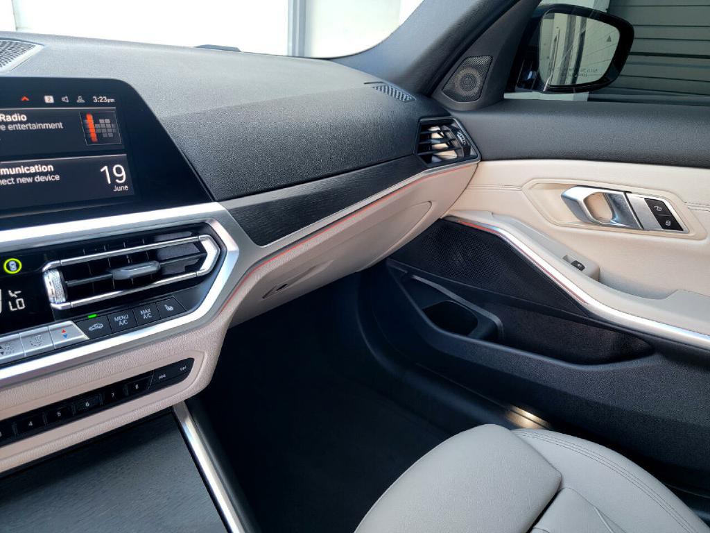 2022 BMW 3 Series Image 57