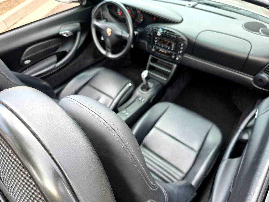 2001 Porsche Boxster Image 30