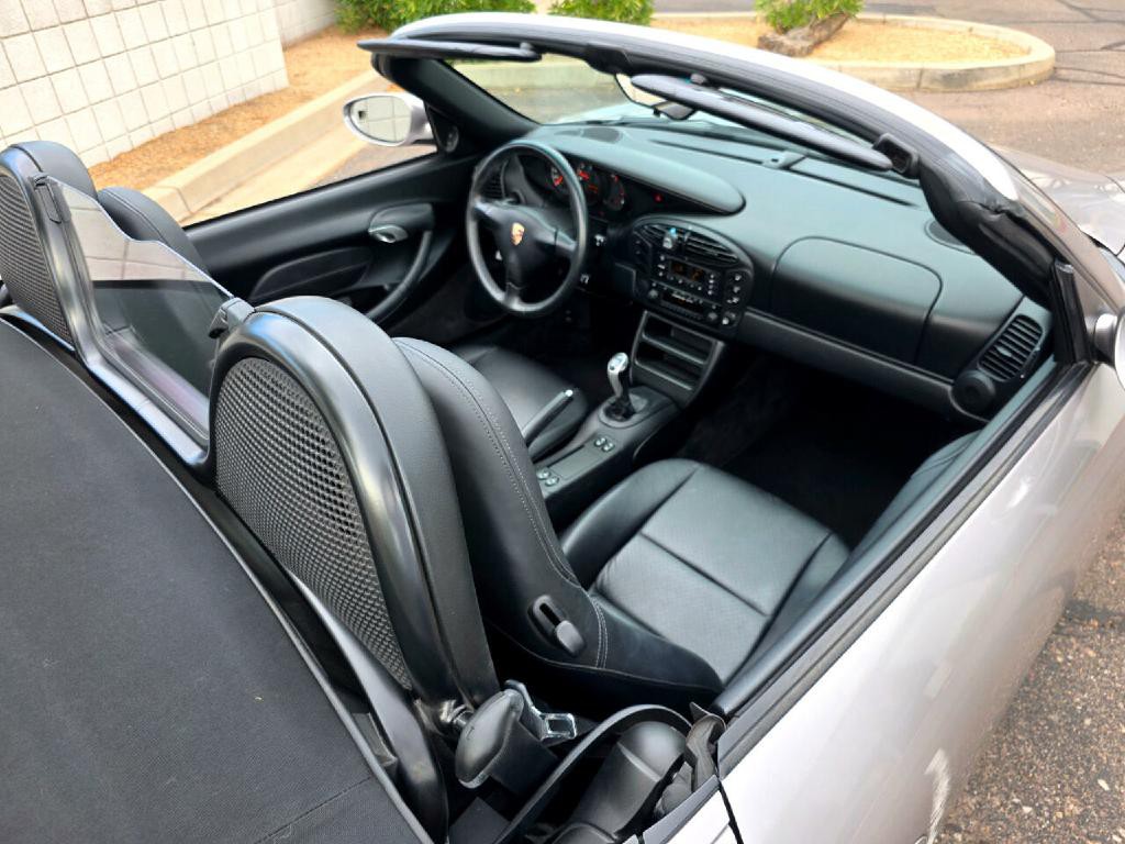 2001 Porsche Boxster Image 31