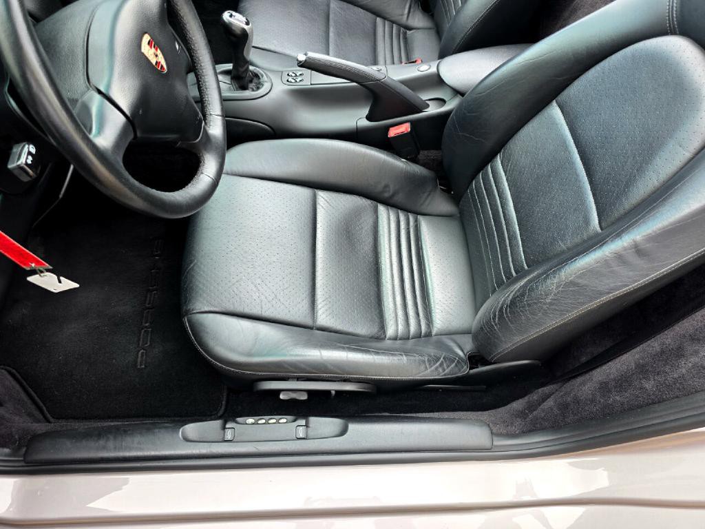 2001 Porsche Boxster Image 44