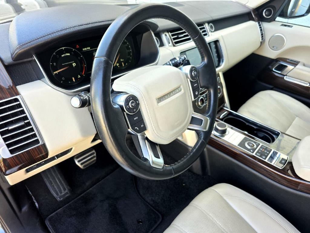 2016 Land Rover Range Rover Image 16