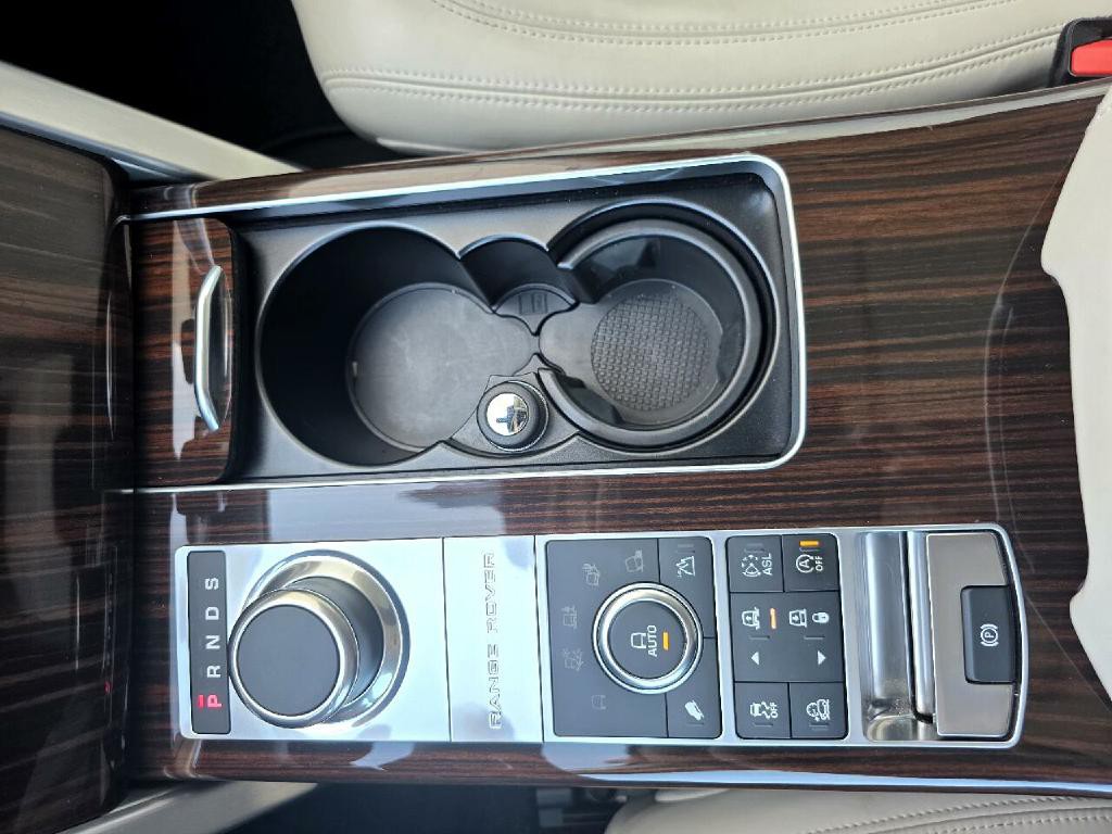 2016 Land Rover Range Rover Image 23