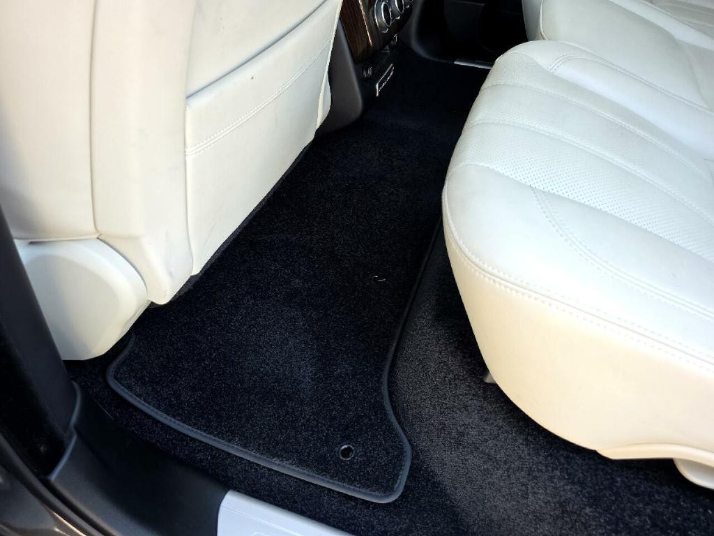 2016 Land Rover Range Rover Image 32