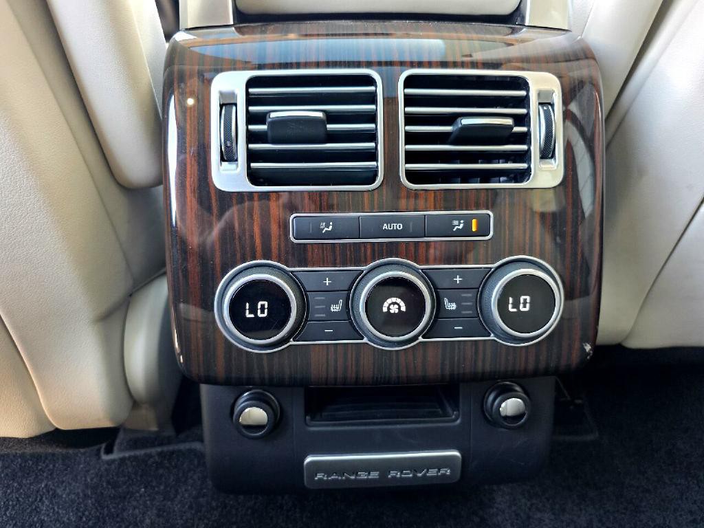 2016 Land Rover Range Rover Image 36