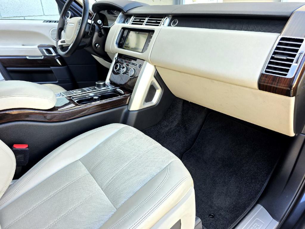 2016 Land Rover Range Rover Image 37
