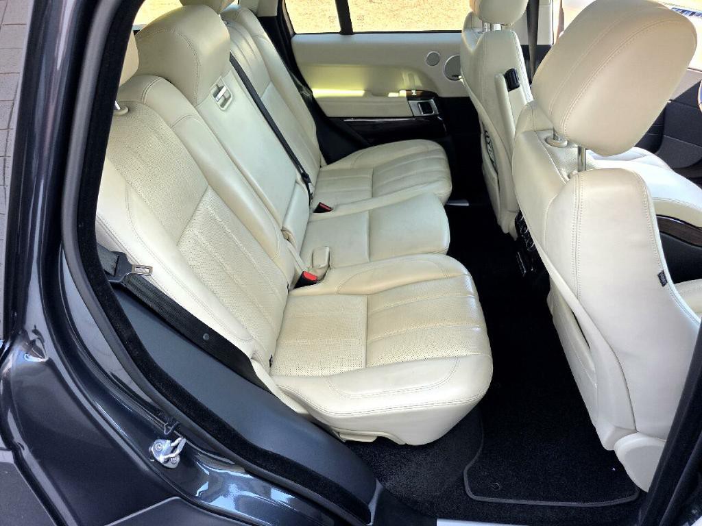 2016 Land Rover Range Rover Image 39
