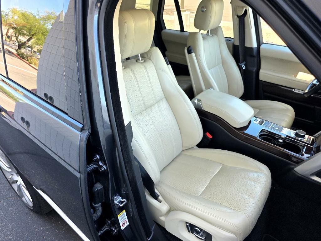 2016 Land Rover Range Rover Image 40