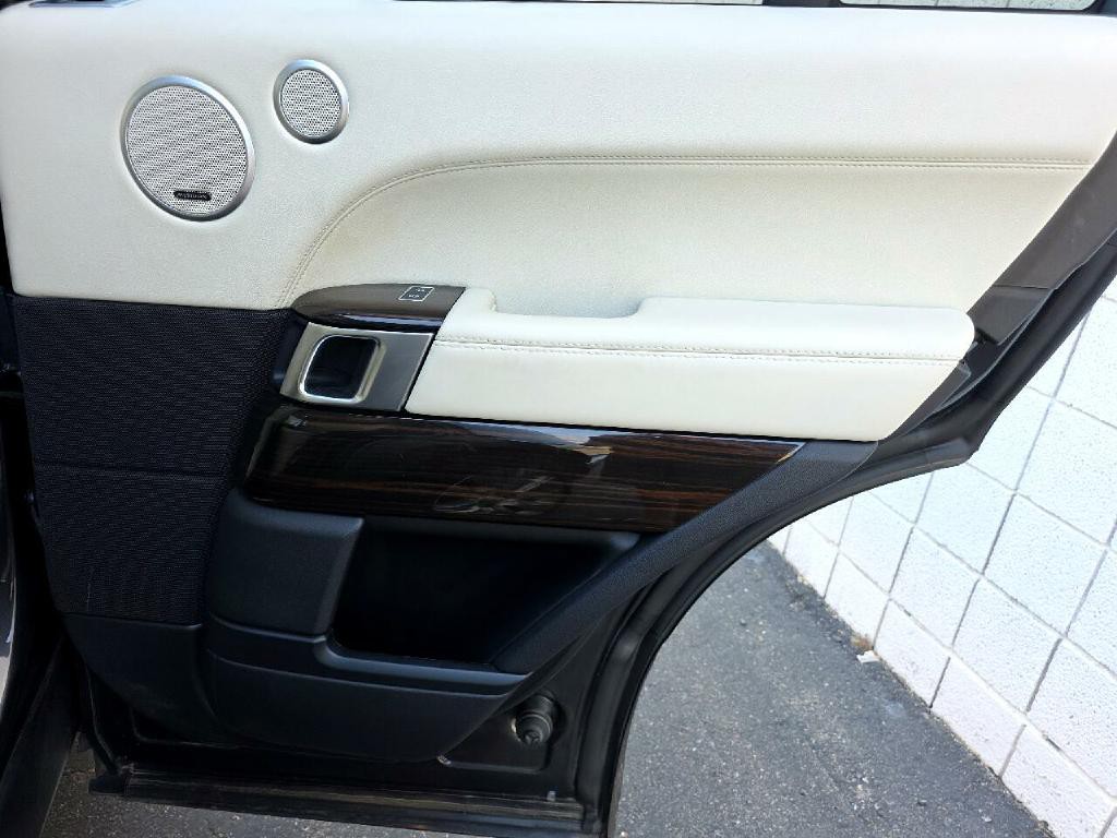 2016 Land Rover Range Rover Image 48