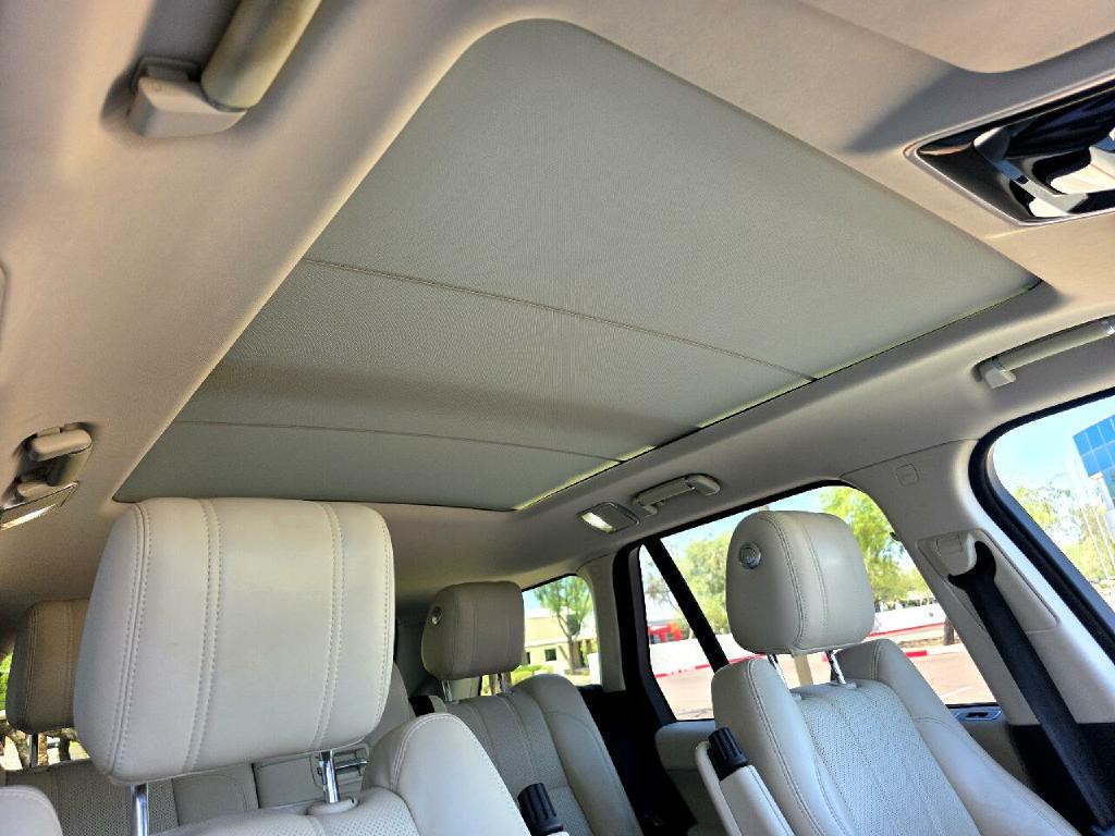 2016 Land Rover Range Rover Image 52