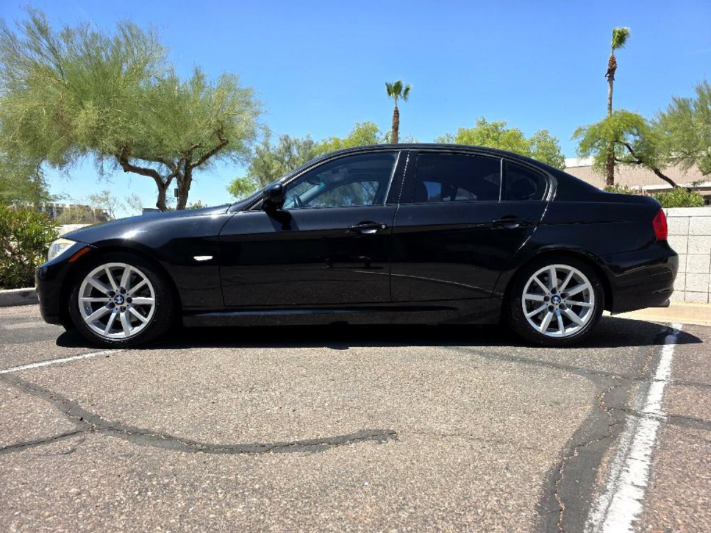 2009 BMW 3 Series Image 2