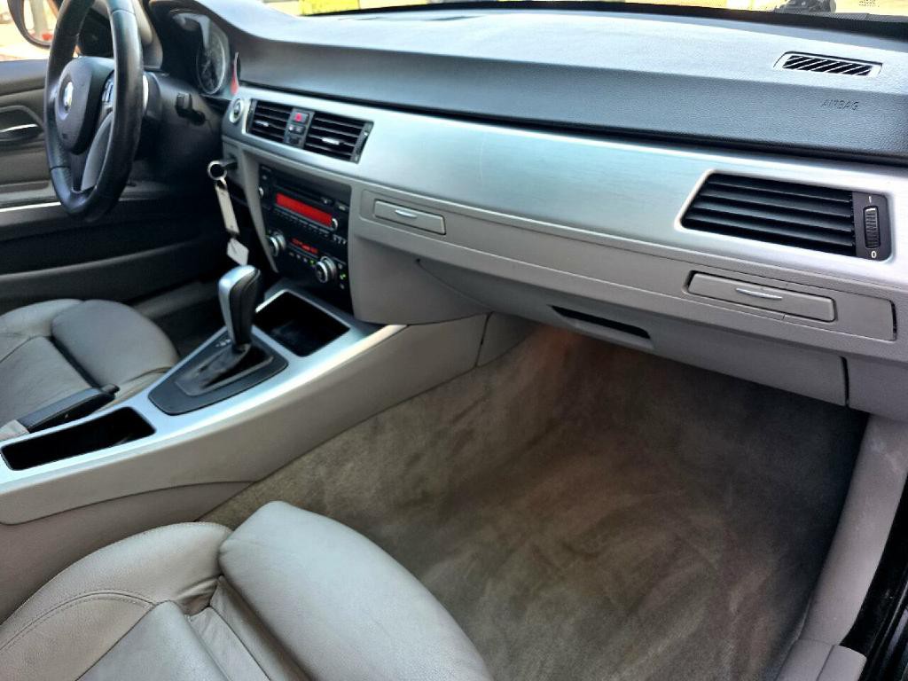 2009 BMW 3 Series Image 14