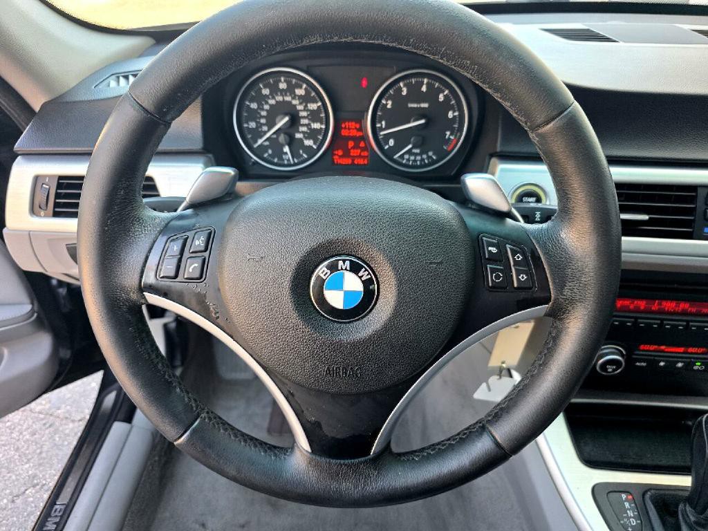 2009 BMW 3 Series Image 16
