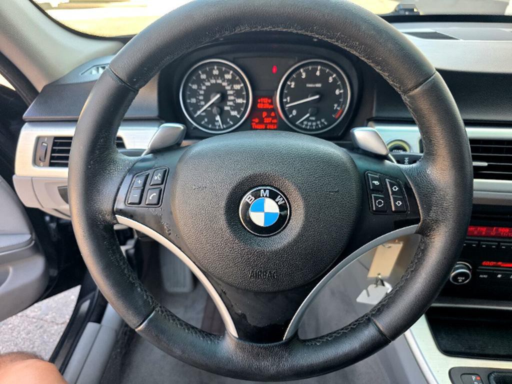 2009 BMW 3 Series Image 17