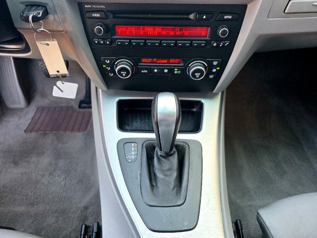 2009 BMW 3 Series Image 19