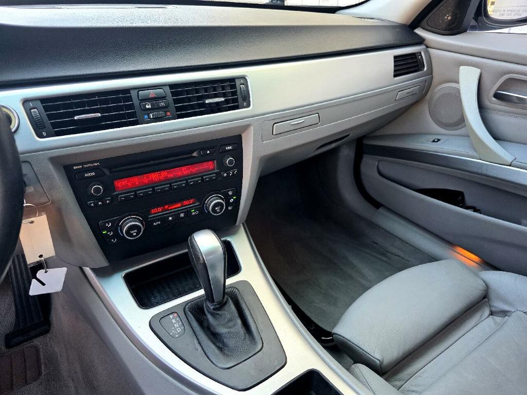 2009 BMW 3 Series Image 21