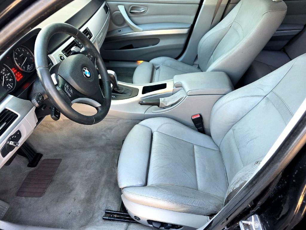 2009 BMW 3 Series Image 25
