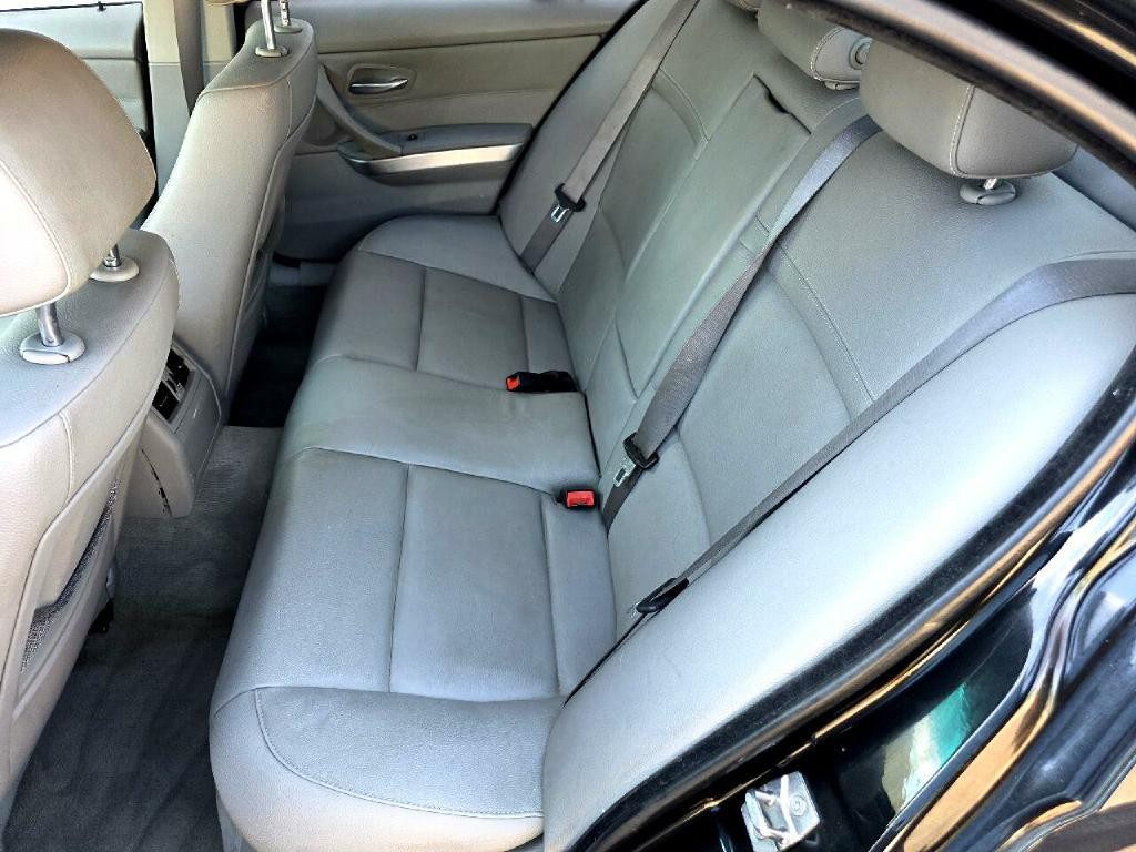 2009 BMW 3 Series Image 30