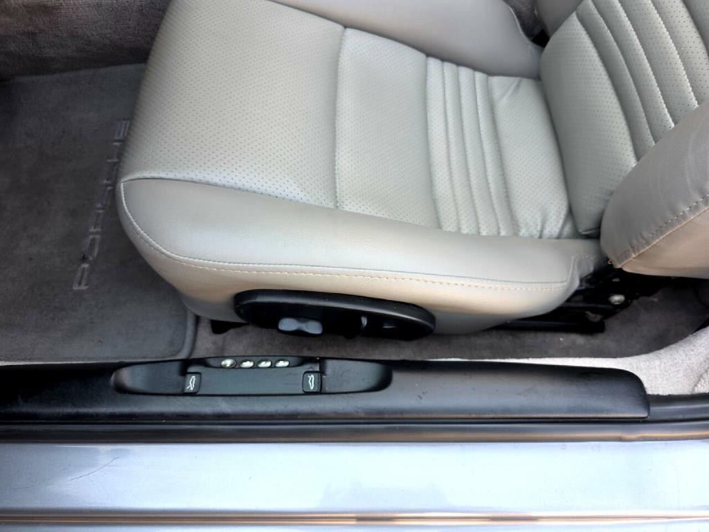 2002 Porsche Boxster Image 44