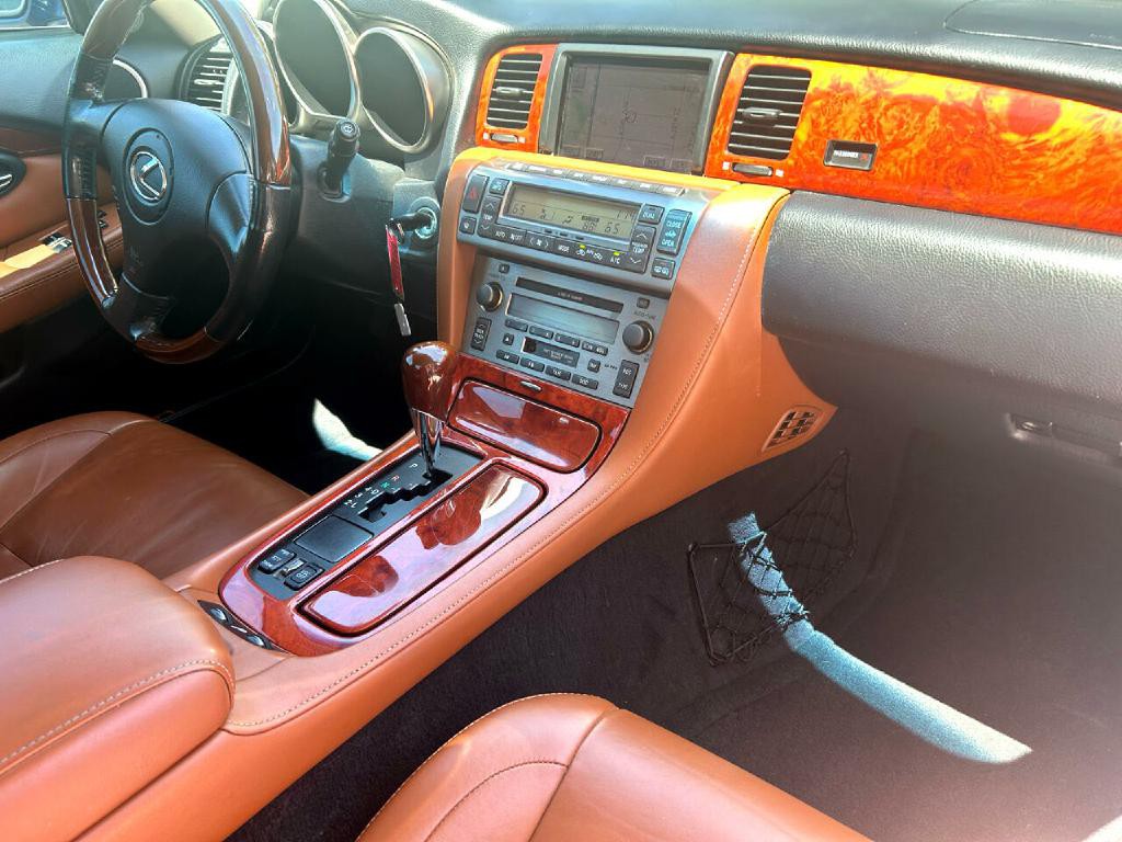 2004 Lexus SC 430 Image 23