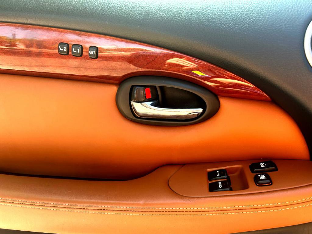 2004 Lexus SC 430 Image 34